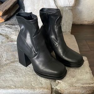 Steve Madden platform boots